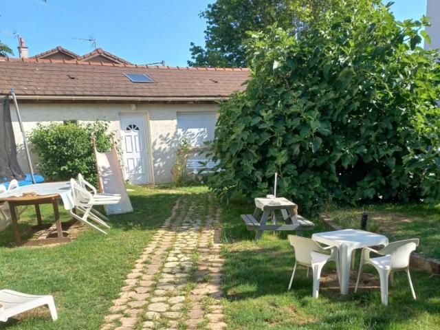 Jacques Et Paola Chanis Ambérieu-en-Bugey Εξωτερικό φωτογραφία